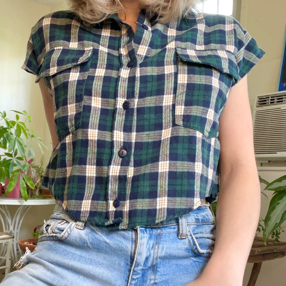 Forever 21 Cropped Lumberjack T-Shirt / L see measurements!